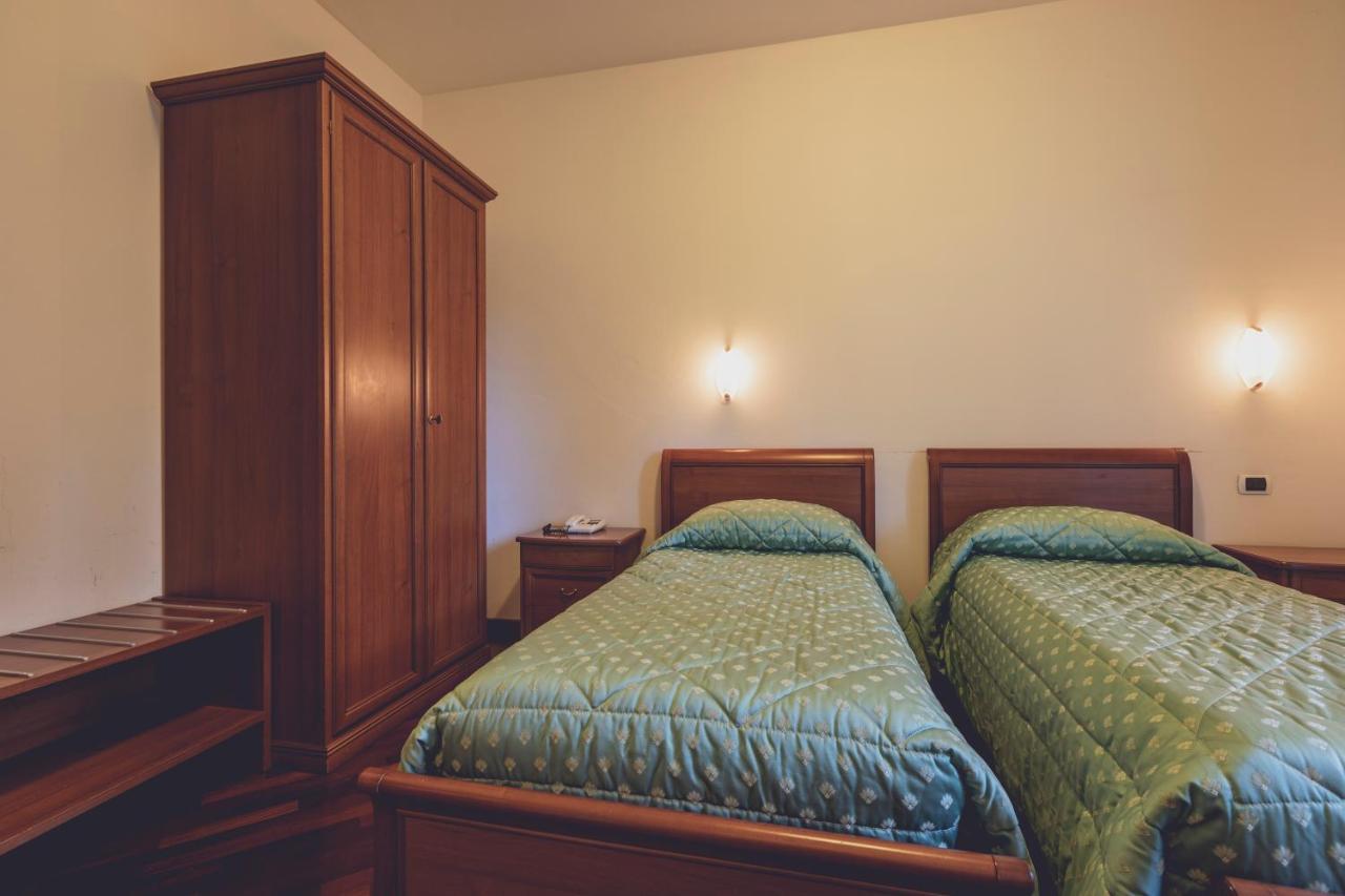 Albergo Ristorante Pasqui Rocca San Casciano Buitenkant foto