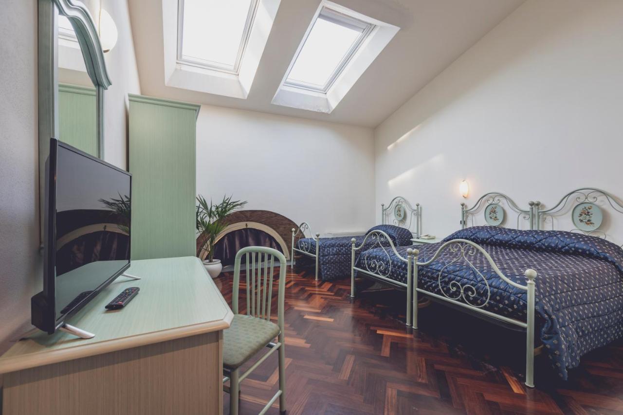 Albergo Ristorante Pasqui Rocca San Casciano Buitenkant foto