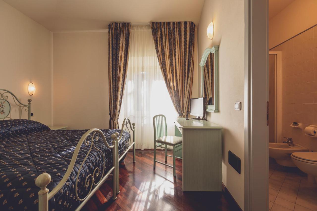 Albergo Ristorante Pasqui Rocca San Casciano Buitenkant foto