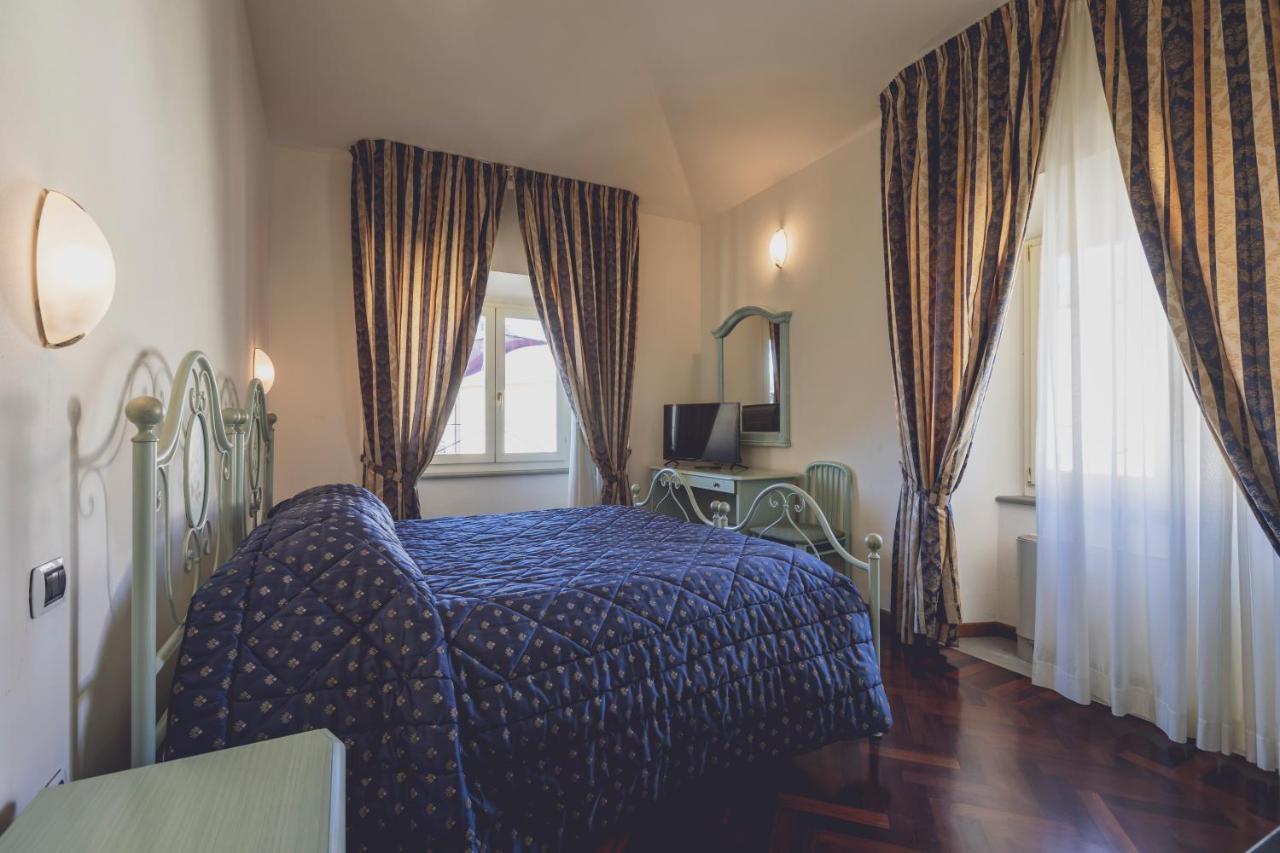 Albergo Ristorante Pasqui Rocca San Casciano Buitenkant foto